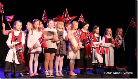 Sang av elevene ved Høgtun skole